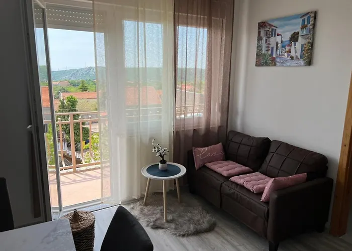 Lotus In Skrljevo Apartman